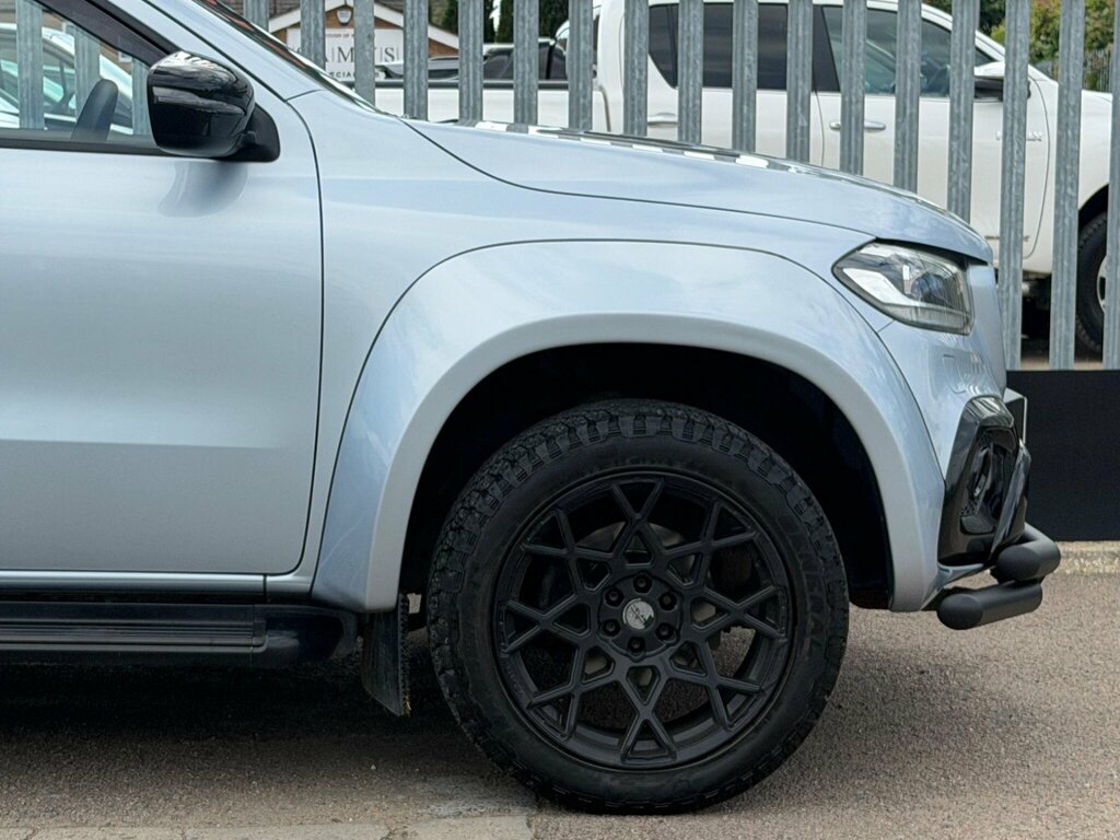Mercedes-Benz X Class Pickup White #42