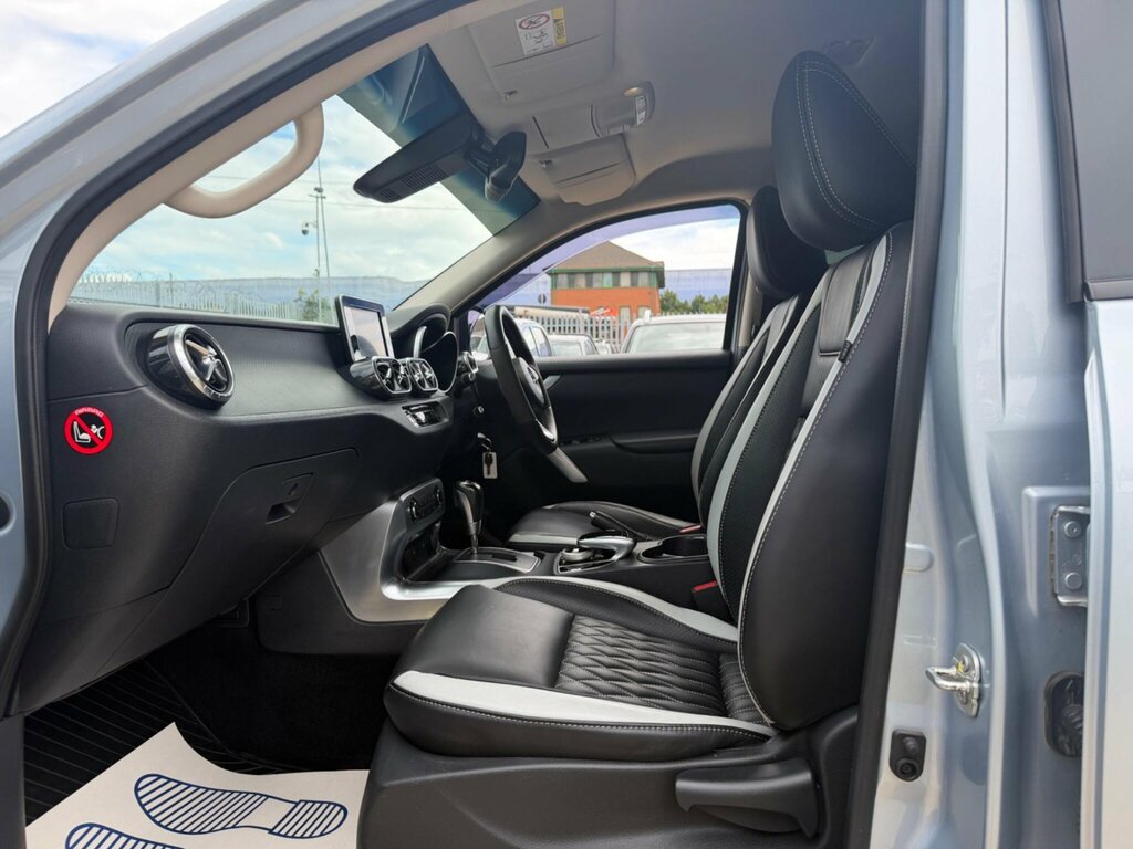 Mercedes-Benz X Class Pickup White #29
