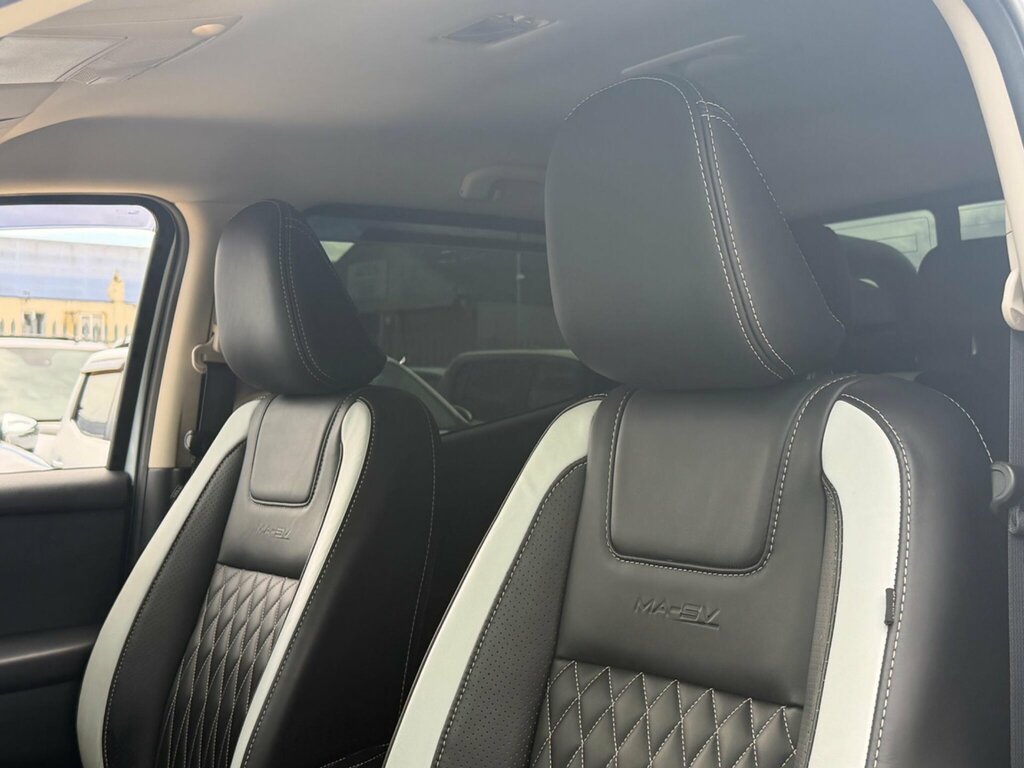 Mercedes-Benz X Class Pickup White #30