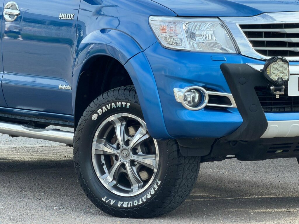 Toyota HILUX D-4d Active Pickup Double White #13