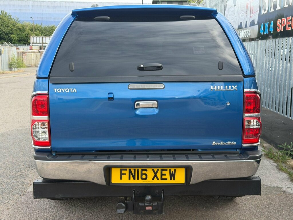 Toyota HILUX D-4d Active Pickup Double White #18