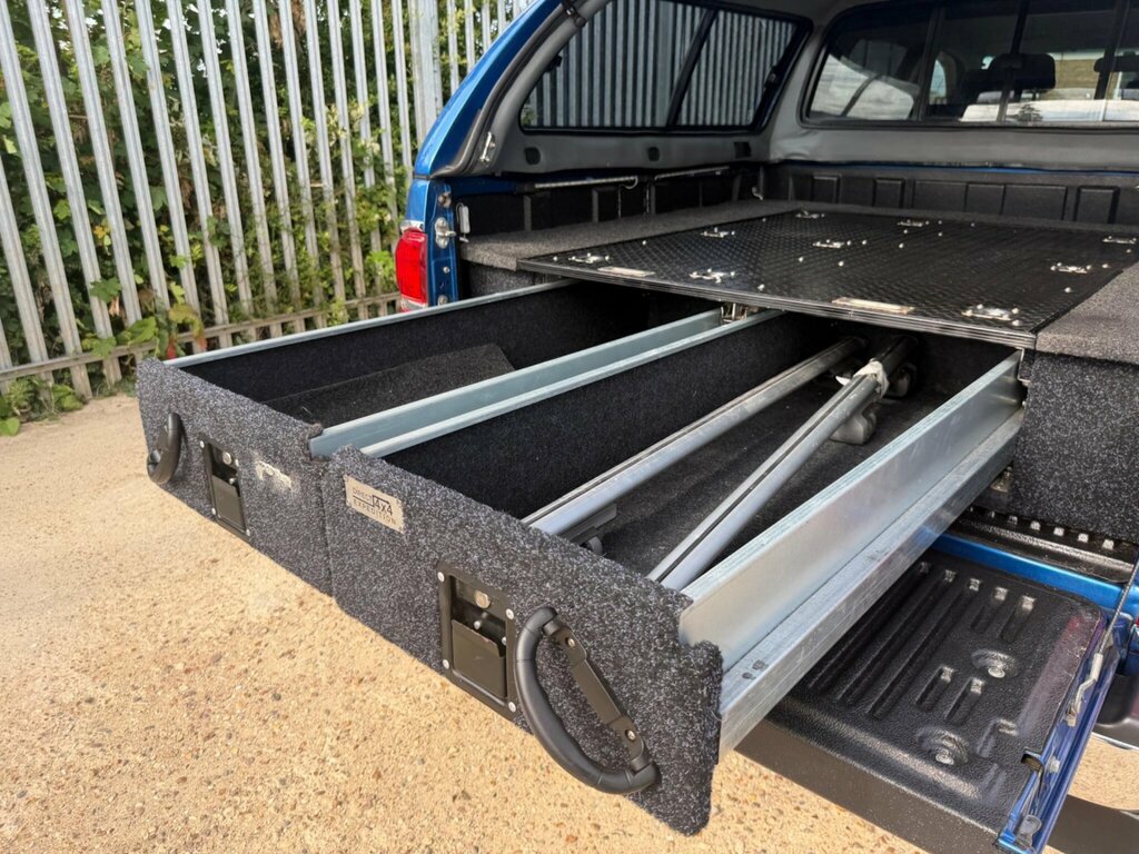 Toyota HILUX D-4d Active Pickup Double White #48