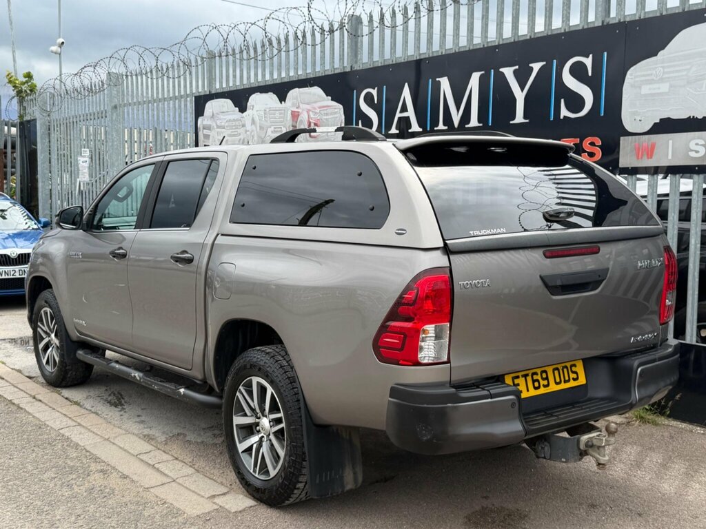 Toyota HILUX 2.4 D-4d Active White #33