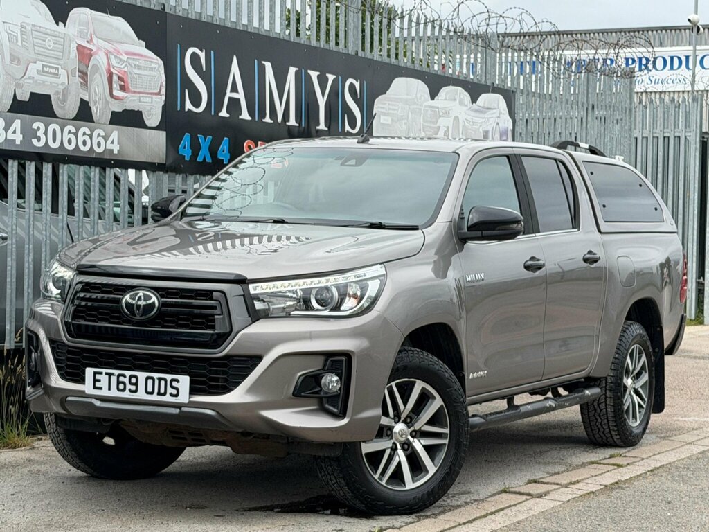Toyota HILUX 2.4 D-4d Active White #7