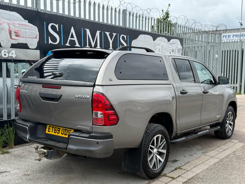 Toyota HILUX 2.4 D-4d Active White #34