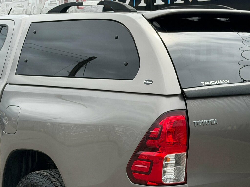 Toyota HILUX 2.4 D-4d Active White #13
