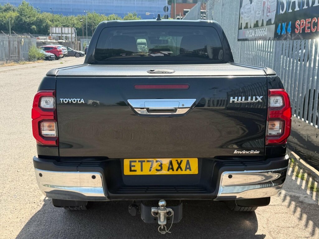Toyota HILUX 2.4 D-4d Active White #10
