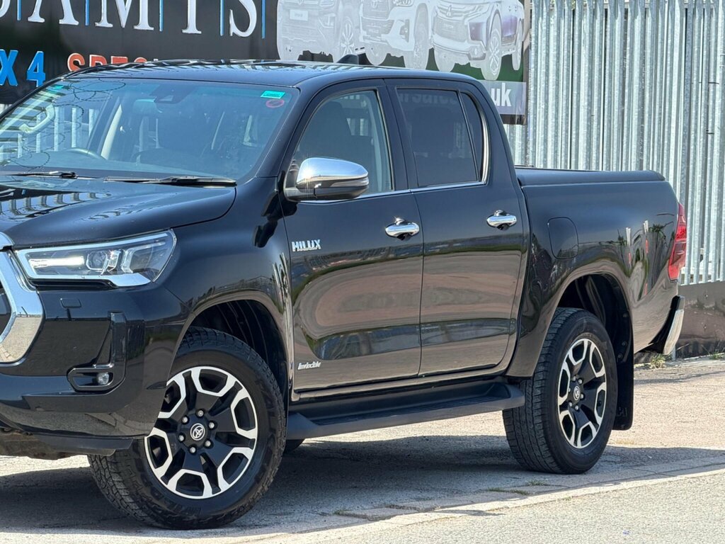 Toyota HILUX 2.4 D-4d Invincible 4Wd Euro 6 Ss Black #3