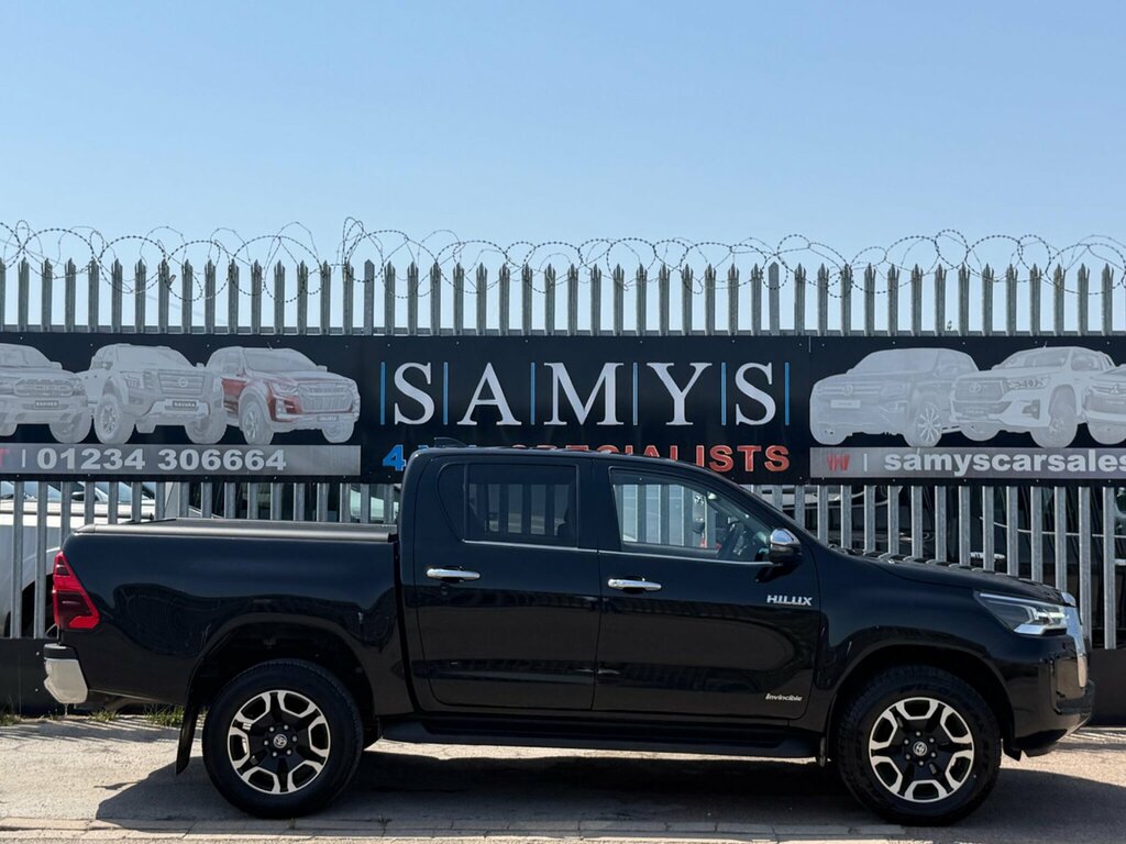 Toyota HILUX 2.4 D-4d Active White #8
