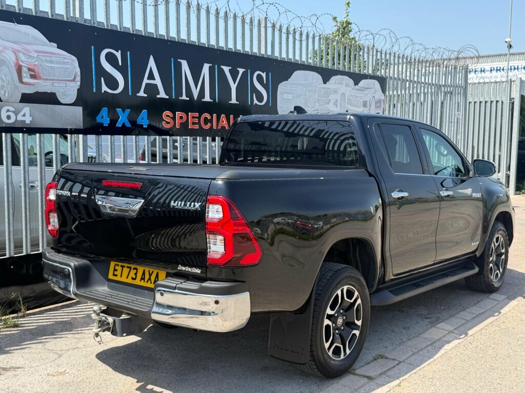 Toyota HILUX 2.4 D-4d Active White #33