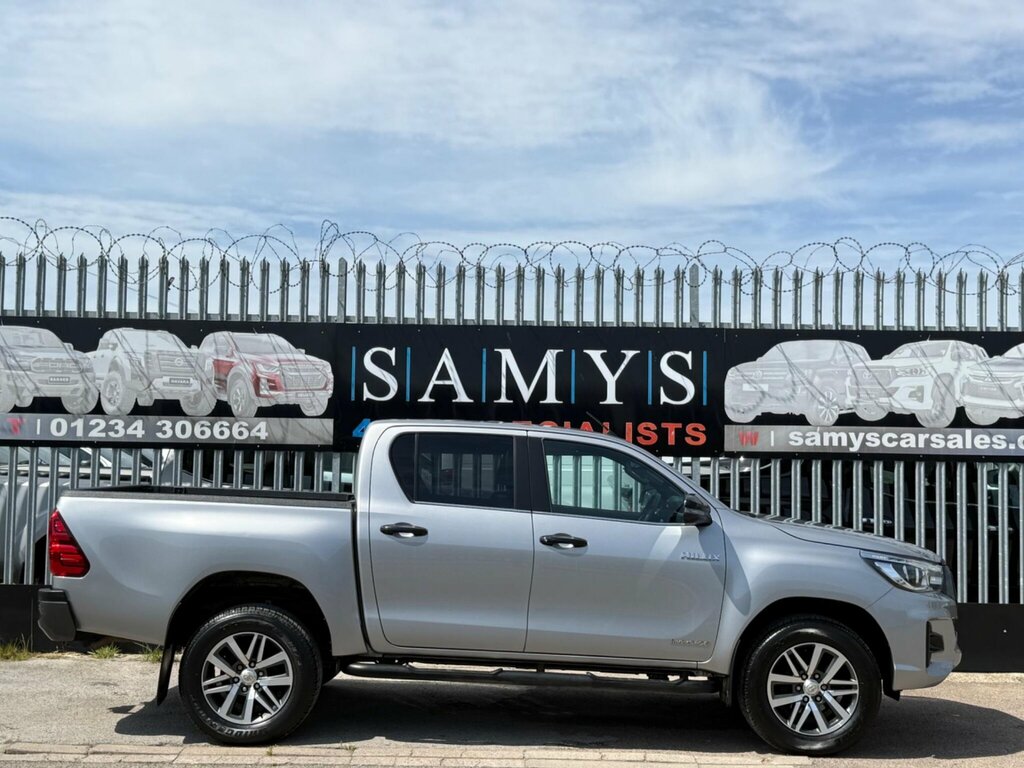 Toyota HILUX 2.4 D-4d Invincible X 4Wd Euro 6 Ss T Silver #3