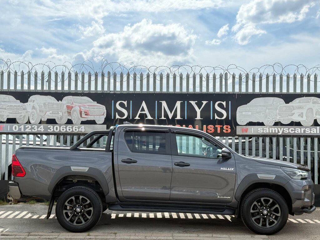 Toyota HILUX 2.8 D-4d Invincible X 4Wd Euro 6 Ss Grey #3