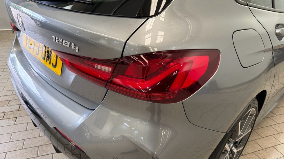 BMW 1 Series M Sport White #44