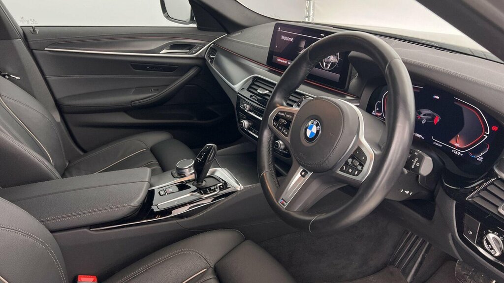 BMW 5 Series 530D Xdrive M Sport Touring White #6