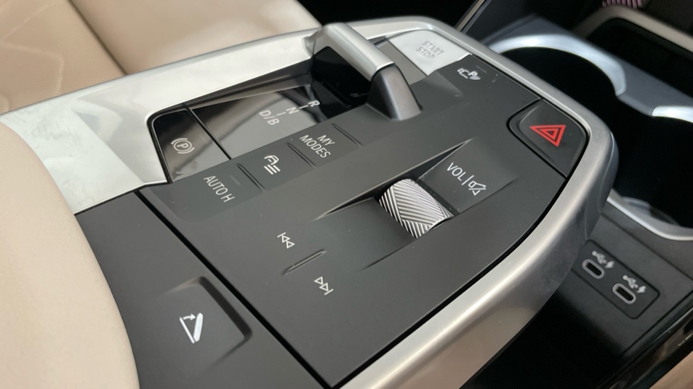 BMW iX1 150Kw Edrive20 Shadow Edition 65Kwh Black #37
