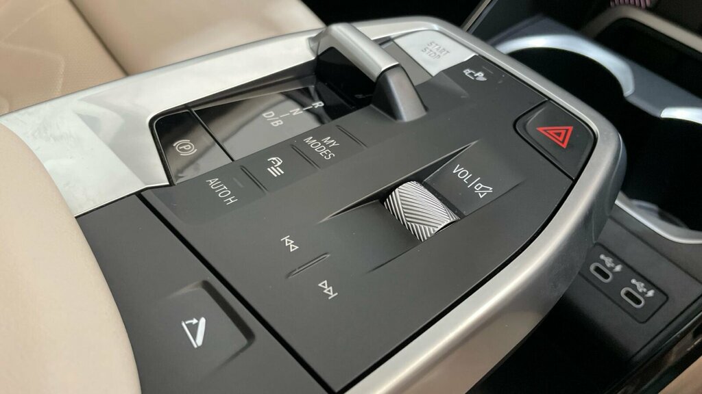 BMW iX1 150Kw Edrive20 Shadow Edition 65Kwh Black #24