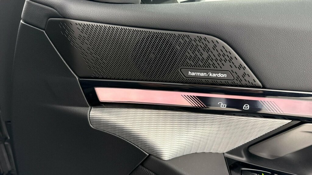 BMW 5 Series 530E M Sport Black #39