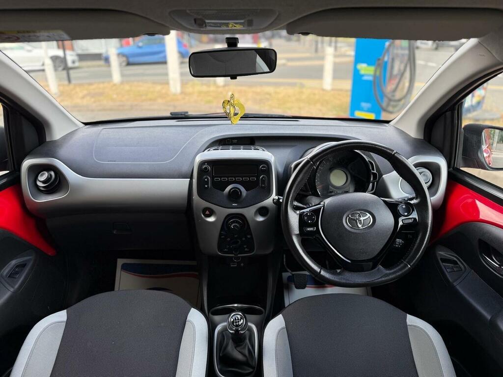 Toyota Aygo 1.0 Vvt-i X-play Hatchback Euro White #21