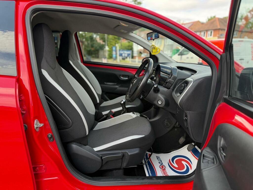 Toyota Aygo 1.0 Vvt-i X-play Hatchback Euro White #27