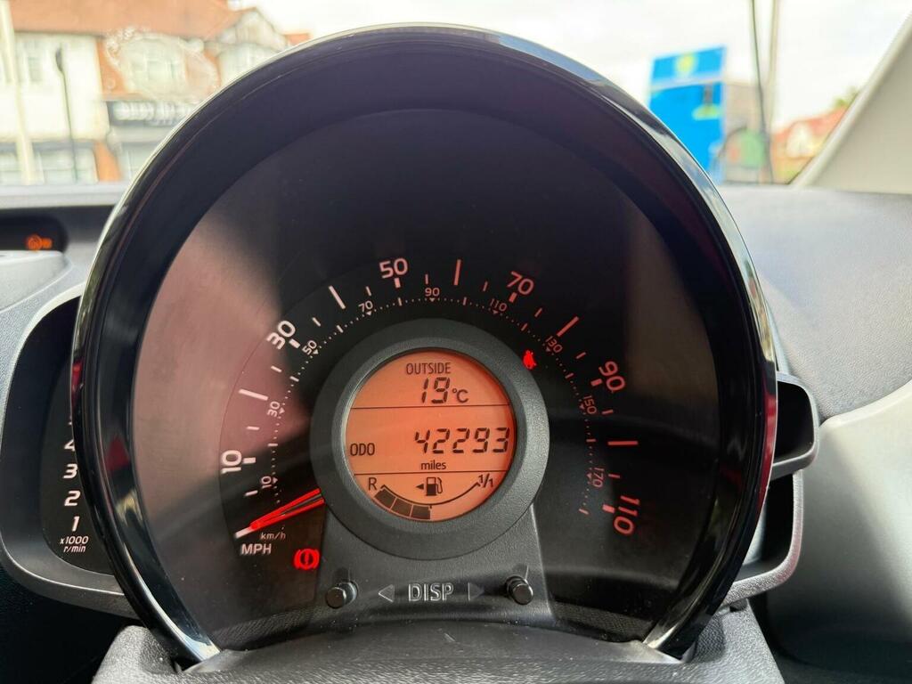 Toyota Aygo 1.0 Vvt-i X-play Hatchback Euro White #36