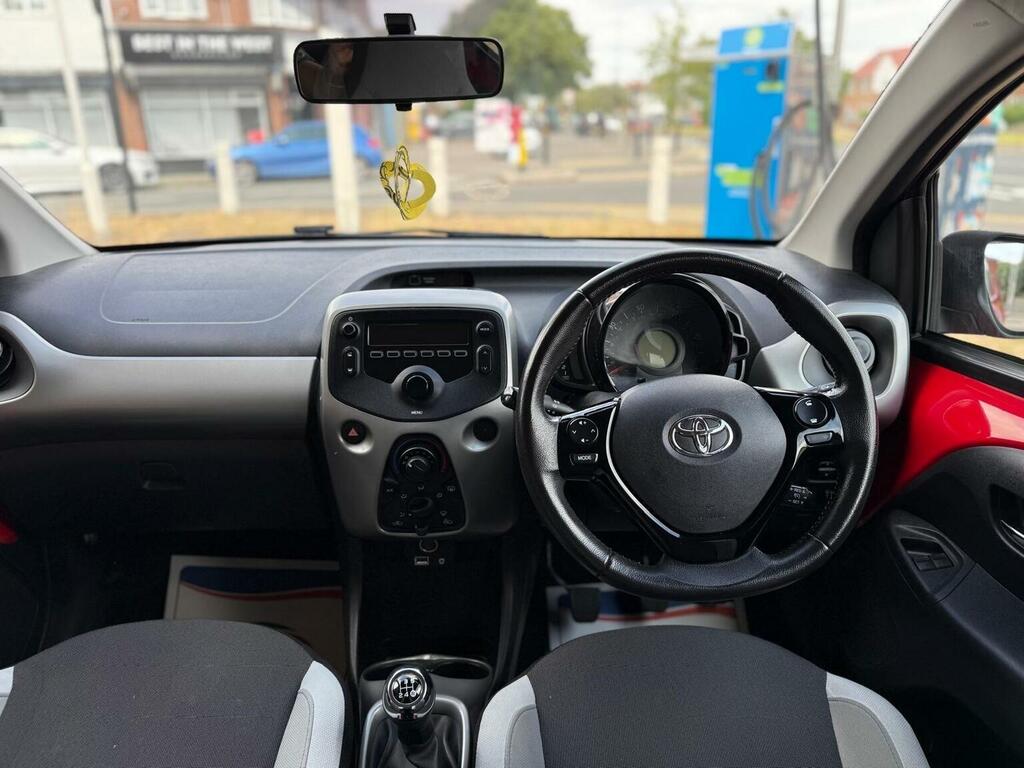 Toyota Aygo 1.0 Vvt-i X-play Hatchback Euro White #20