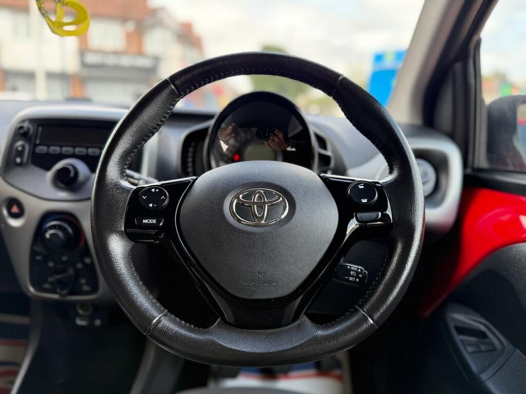 Toyota Aygo 1.0 Vvt-i X-play Hatchback Euro White #41