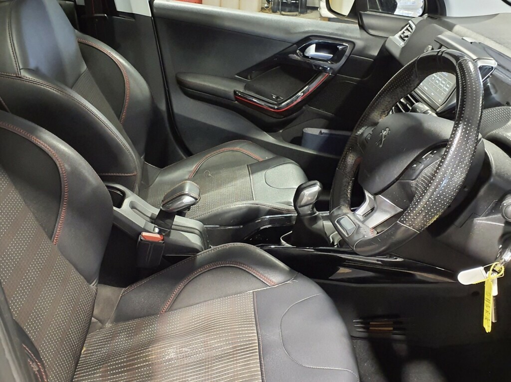 Peugeot 2008 1.6 Bluehdi Gt Line Grey #5