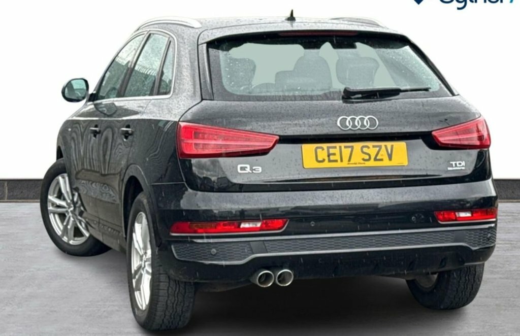 Audi Q3 2L S Line Edition Black #3