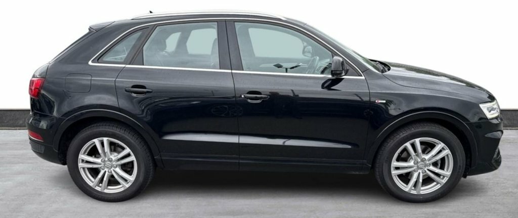 Audi Q3 2L S Line Edition Black #2