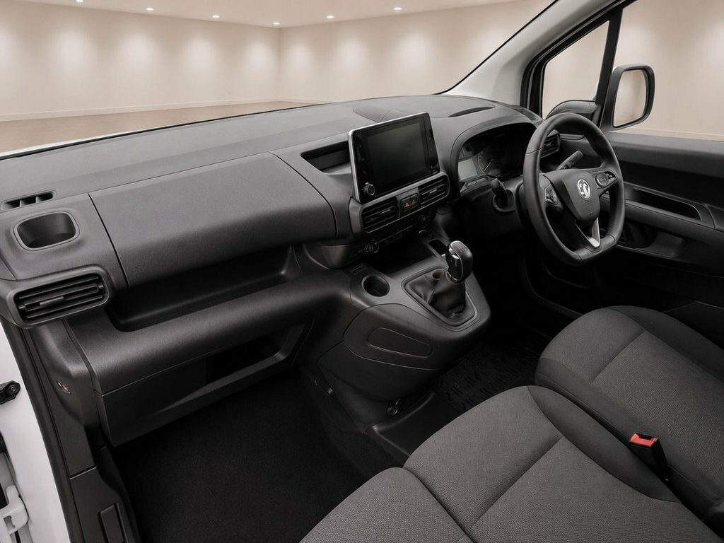 Vauxhall Combo 1.5L Edition DT70MWE White #4