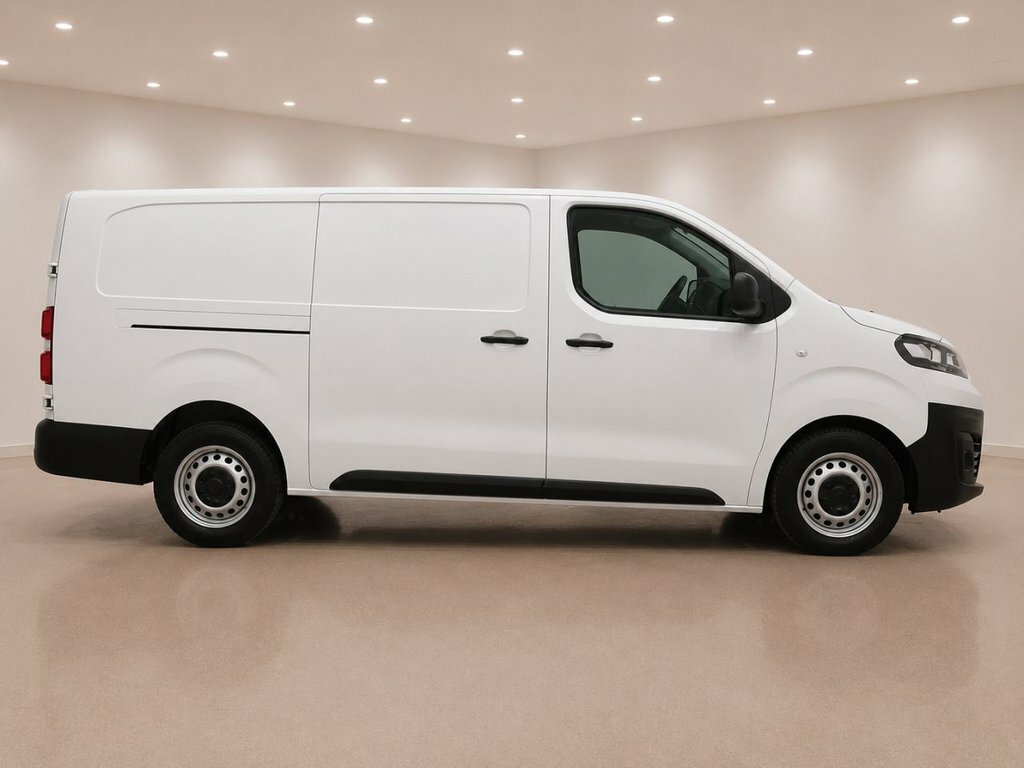 Vauxhall Vivaro 1.5L Sportive DU21ZHG White #5