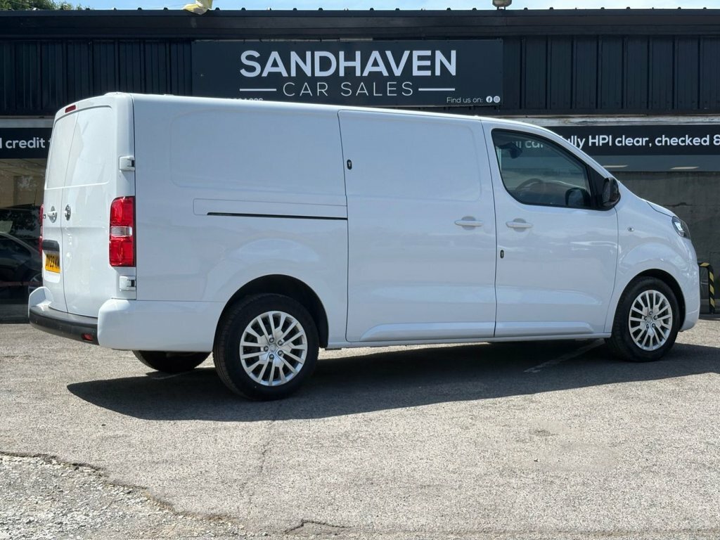 Vauxhall Vivaro 1.5L Pro 6Dr White #5