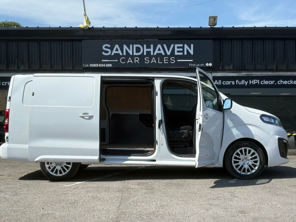 Vauxhall Vivaro 1.5L Pro 6Dr White #4
