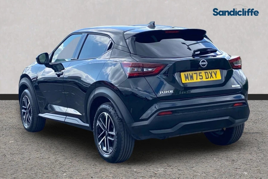 Nissan Juke Juke 1.6 Hybrid N-connecta Hatchback MW75DXY Black #6