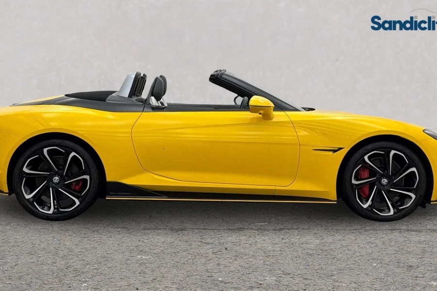 MG Cyberster Cyberster 375Kw Gt Dual Motor 77 Kwh Awd Yellow #3