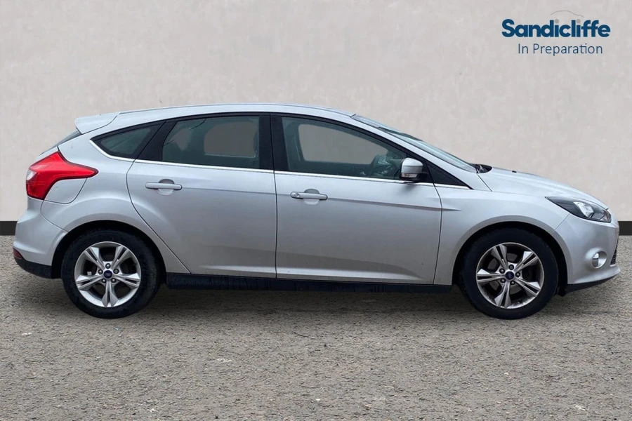 Ford Focus Focus 1.0 Zetec 100Ps YN64GKJ Silver #2