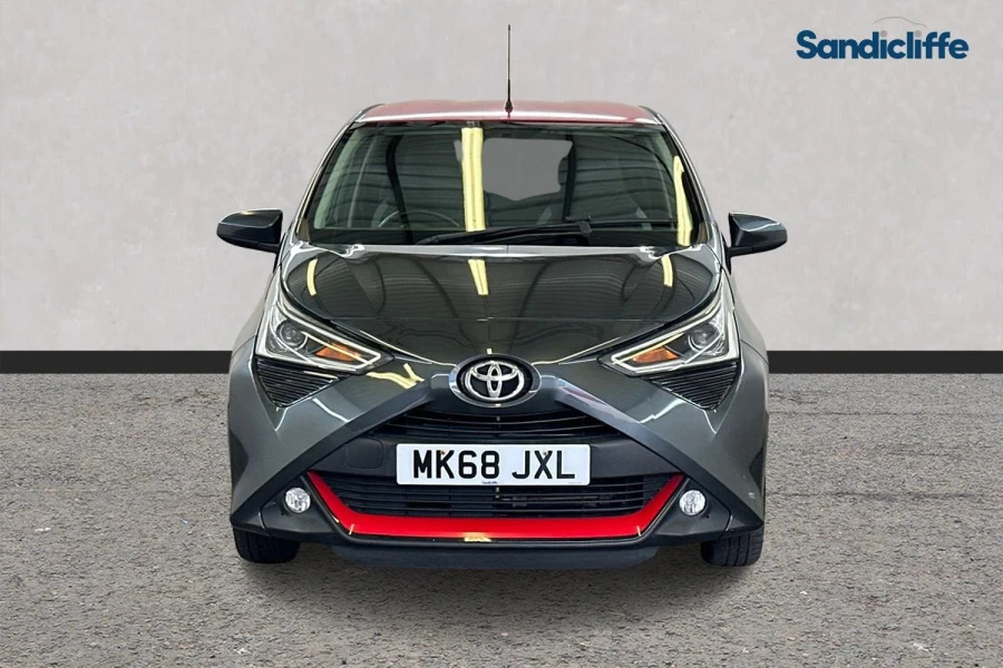 Toyota Aygo Aygo 1.0 Vvt-i X-press Hatchback MK68JXL Grey #2