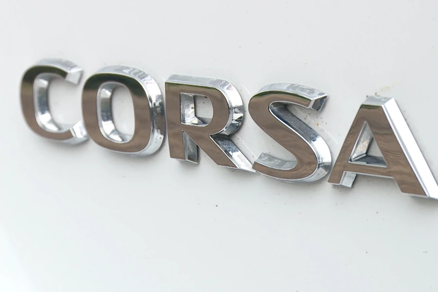 Vauxhall Corsa Corsa 1.2 Design Hatchback DN72SMX Red #3