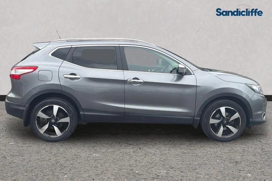 Nissan Qashqai Qashqai 1.6 Dig-t N-connecta Hatchback Grey #3