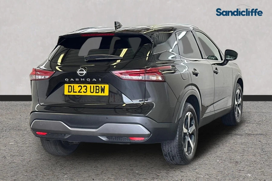 Nissan Qashqai Qashqai 1.3 Dig-t Mh 158 N-connecta Hatchback DL23UBW Black #4