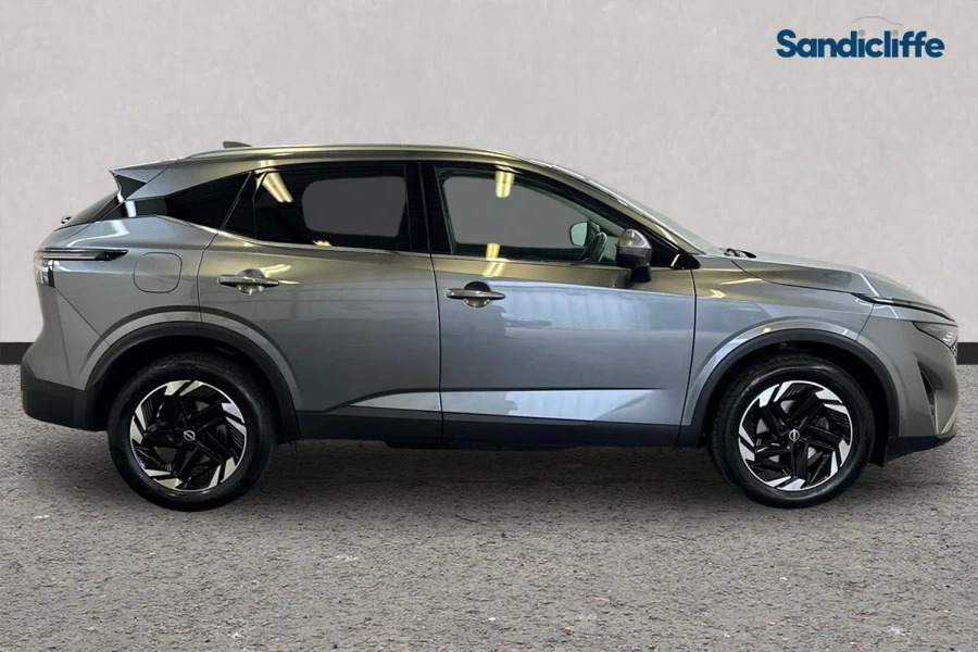 Nissan Qashqai Qashqai 1.3 Dig-t Mh N-connecta Hatchback DL74CEF Grey #3