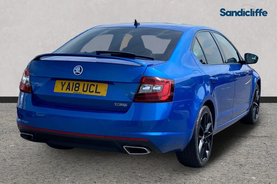 Skoda Octavia Octavia 2.0 Tdi Cr Vrs 4X4 Dsg Hatchback Blue #4