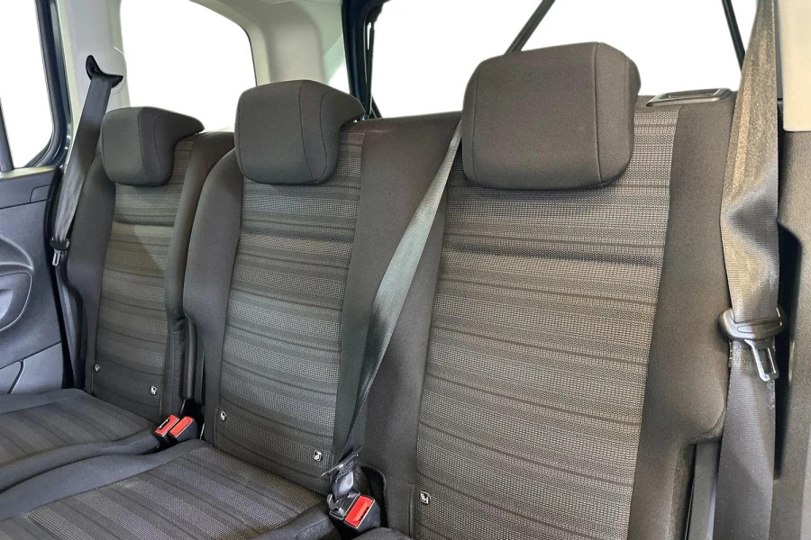 Vauxhall Combo-e Life L1h1 2300 Sportive 50Kw 135 Bhp White #12