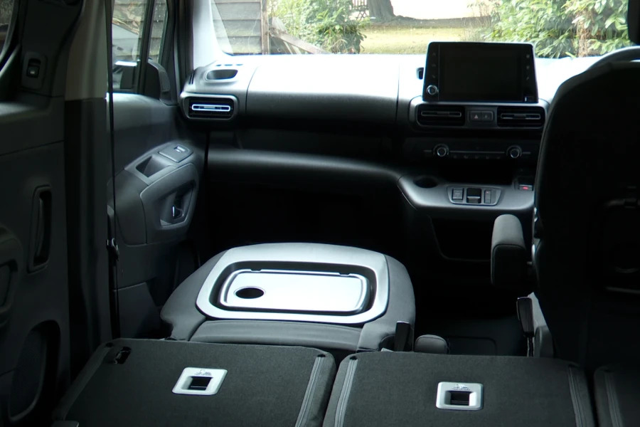 Vauxhall Combo-e Life Combo Life 100Kw Se 50Kwh 7 Seat Estate Blue #3