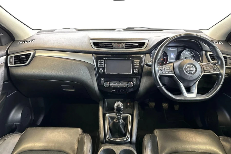 Nissan Qashqai Qashqai 1.6 Dci Tekna Hatchback Black #11