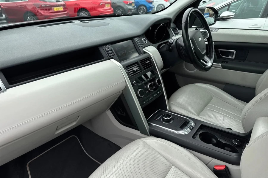 Land Rover Discovery Sport Sport Hse Red #12