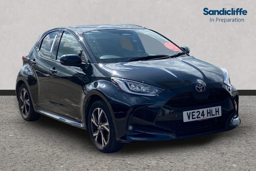 Toyota Yaris Yaris 1.5 Hybrid Design Cvt Hatchback VE24HLH Black #2