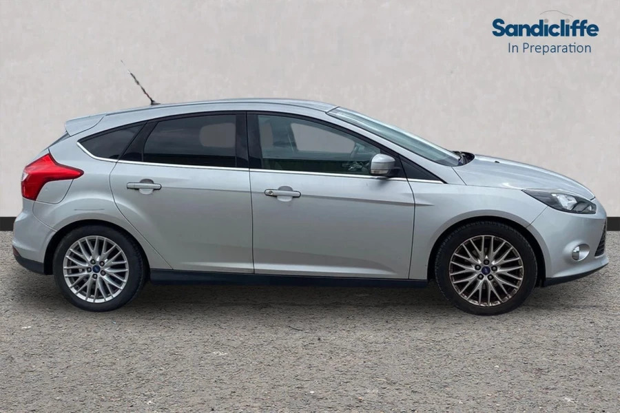 Ford Focus Focus 1.6Tdci Zetec 6Spd 115Ps Dpf Silver #2