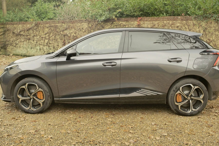 MG MG4 Mg4 Urban 118Kw Premium Long Range 54Kwh FP26WJX Silver #2