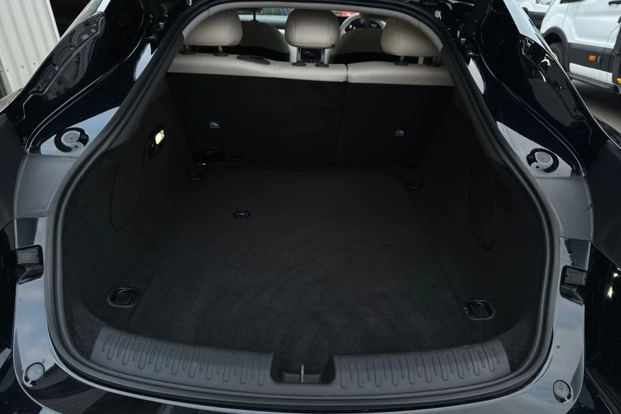 MG IM5 Long Range 100Kwh White #13